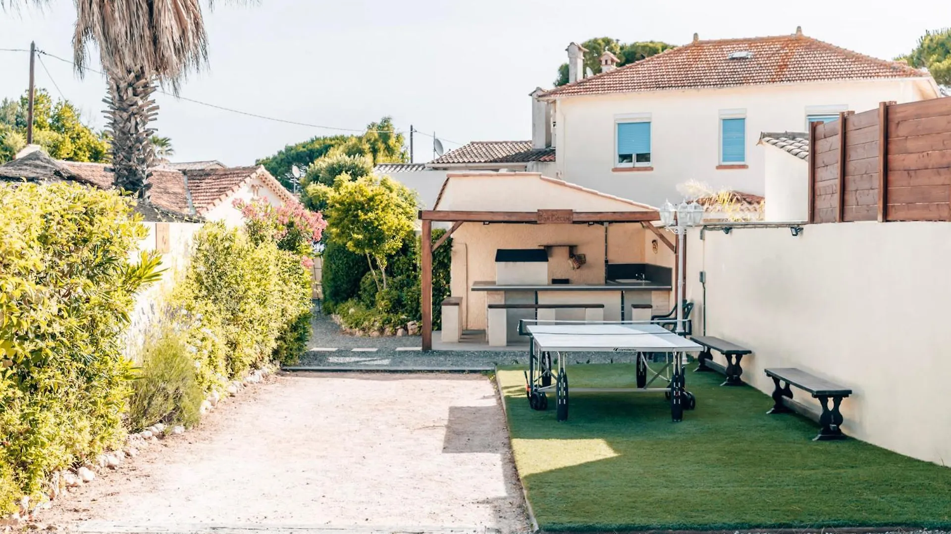 Holiday home Reve D'Azur En Bord De Mer A La Nartelle Avec Piscine Dans La Residence, Terrasse, Bbq, 2 Chambres 2 Sdb Logement De 35M2 Draps Inclus Sainte-Maxime