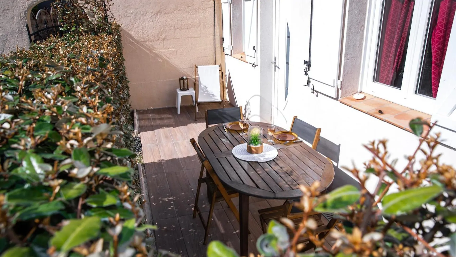Reve D'Azur En Bord De Mer A La Nartelle Avec Piscine Dans La Residence, Terrasse, Bbq, 2 Chambres 2 Sdb Logement De 35M2 Draps Inclus Sainte-Maxime 0*,  France